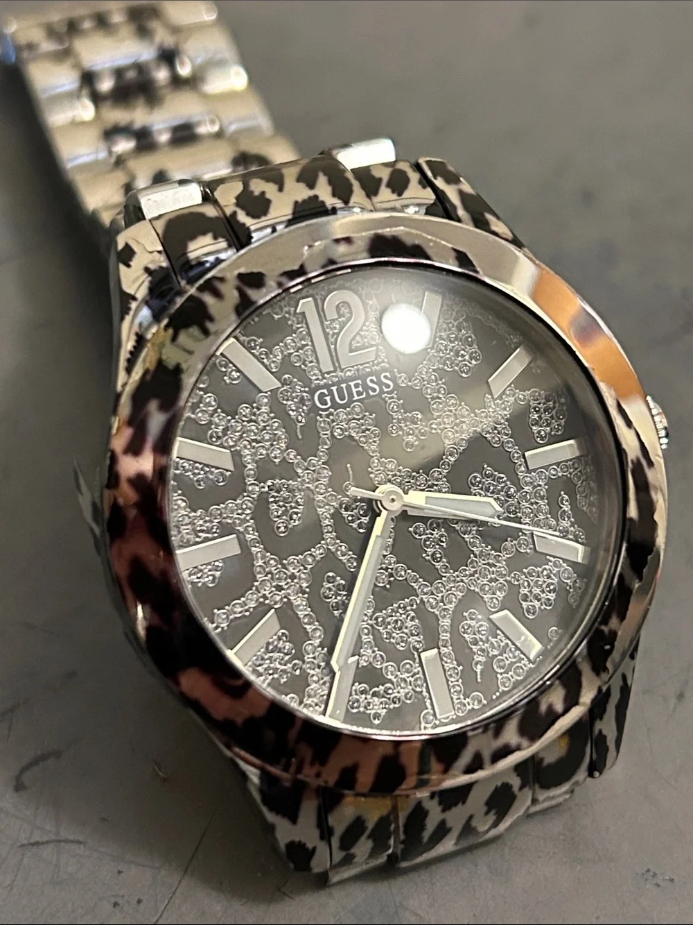 Guess Women's Silver Glitter Dial Bracelet Watch